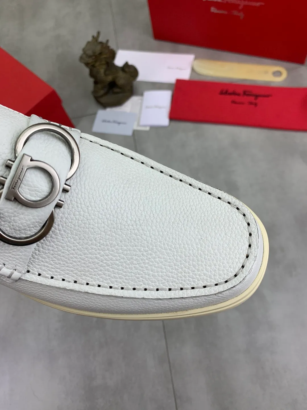 Men's Men's Shoes 💰P580💰[New Style] Water-dyed Niuli 🆘[Salvatore Ferragamo] Ferragamo's latest casual business leather shoes for men! Listed simultaneously! The fabric is made of specially imported original pebbled calfskin, and the lining is made of imported water-dyed cowhide. It is absolutely luxurious and leads the fashion trend. Matching code: 38-44 (45 and 46 can be customized) Black, brown and burgundy colors available